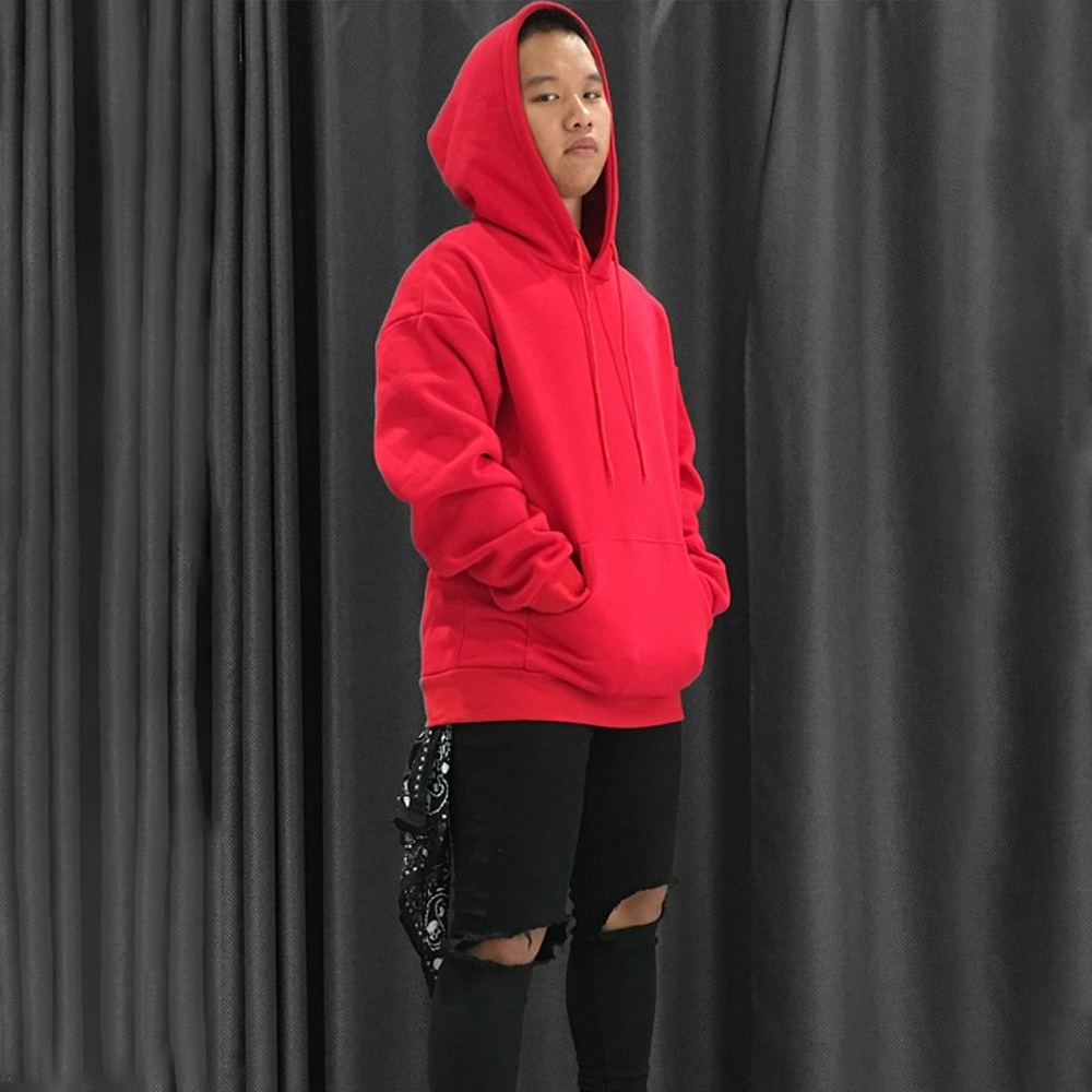 Total 58+ imagen red hoodie outfit - Abzlocal.mx